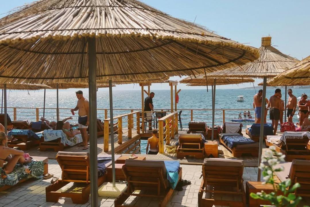 Jad Rooms Sarandë Exteriör bild