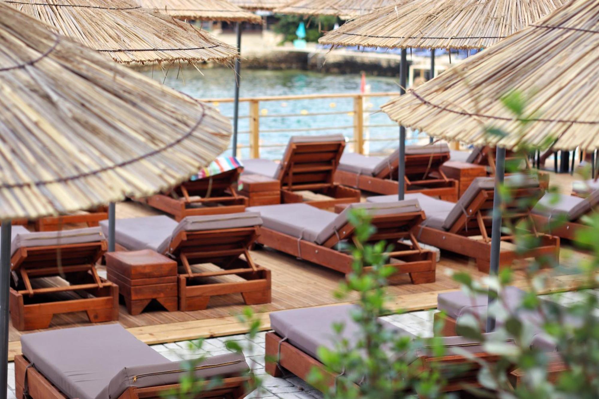 Jad Rooms Sarandë Exteriör bild